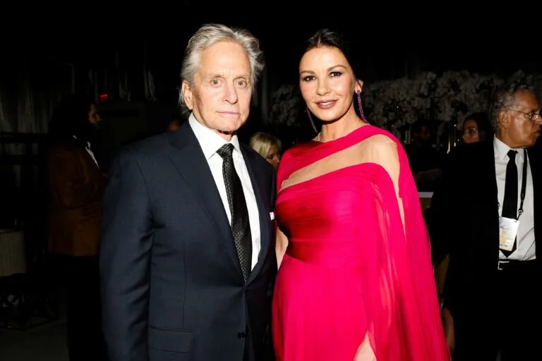 Michael Douglas revela una anécdota sobre las visitas de Kobe Bryant a Catherine Zeta-Jones en Los Ángeles