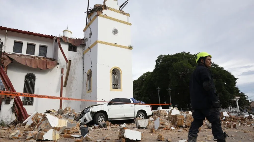 Panamá declara estado de emergencia por un terremoto de magnitud 7.7 que dejó heridos y daños en infraestructura.