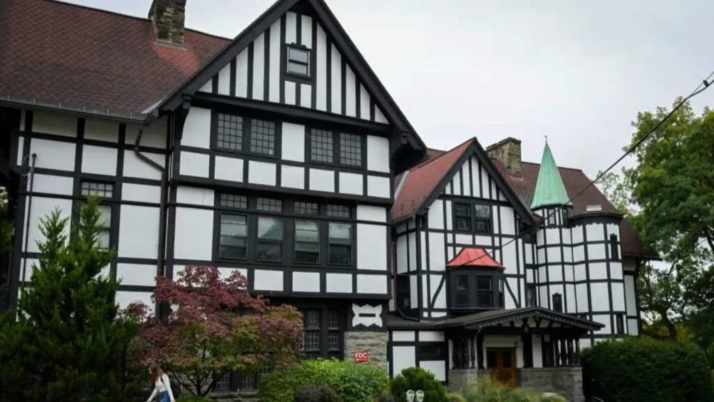 Nuevos documentos revelan discrepancias en el manejo de una denuncia de agresión sexual presentada en Cornell.