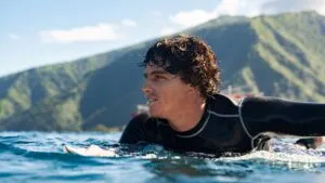 Alan Cleland enfrenta una suspensión provisional de la World Surf League por acusaciones de agresión sexual.