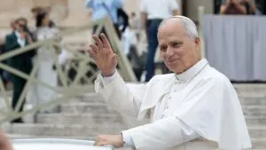 El papa León XIV recibió un diagnóstico de cáncer de pulmón tras someterse a una cirugía en Roma.